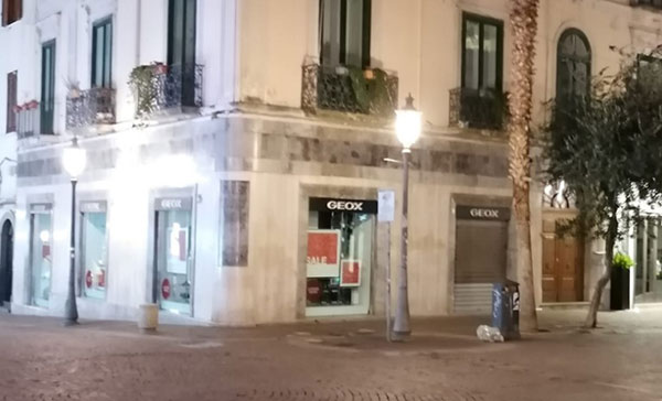 Geox" ha chiuso il negozio sul Corso. "Salerno è città non offre più nulla"
